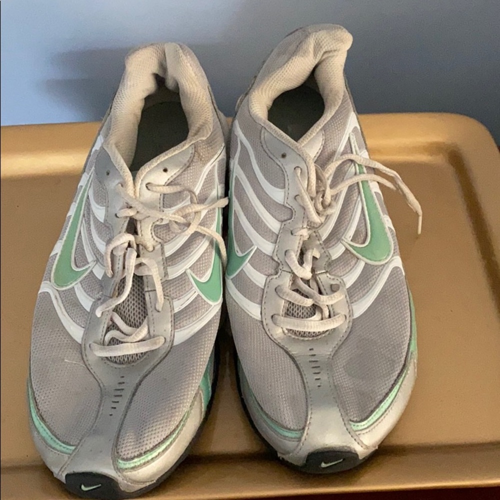 Nike sneaker women’s 10